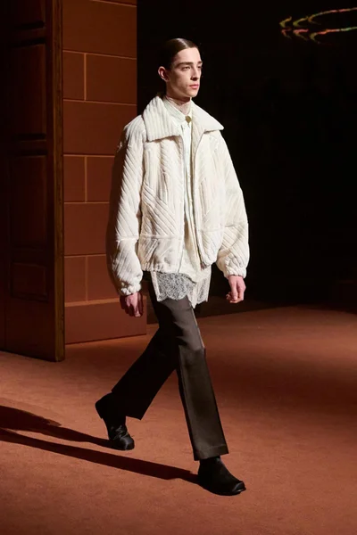 Look 80